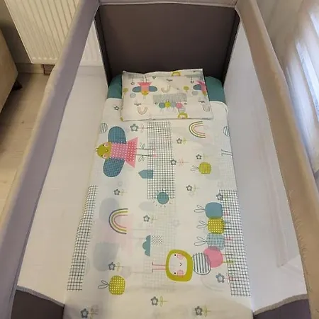 In The Heart Of Sisli - 1 Min To Metro - Shared Bathroom And Kitchen 호스텔