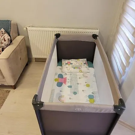 In The Heart Of Sisli - 1 Min To Metro - Shared Bathroom And Kitchen Istanboel