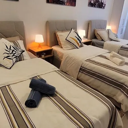 In The Heart Of Sisli - 1 Min To Metro - Shared Bathroom And Kitchen Istanboel