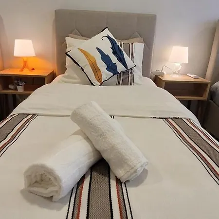 In The Heart Of Sisli - 1 Min To Metro - Shared Bathroom And Kitchen Hostel Istanboel